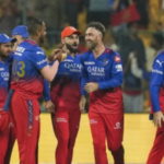 Photo of RCB के खिलाड़ी पर इस लीग में खेलने से लगा बैन