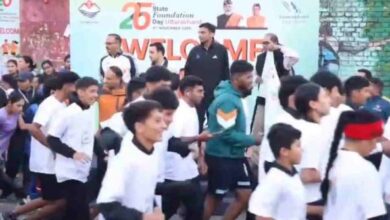 Photo of  देहरादून मैराथन में पहुंचे 700 प्रतिभागी, डीएम ने हरी झंडी दिखाकर किया रवाना