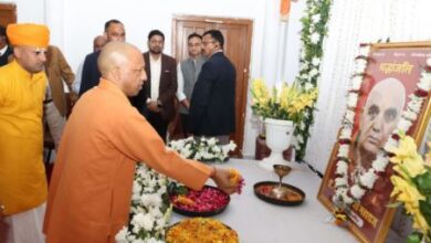 Photo of गोरखपुर: सीएम योगी ने दी महंत रामदास को श्रद्धांजलि