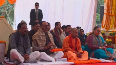 Photo of सीएम योगी ने गांधी जी की प्रतिमा पर अर्पित की पुष्पांजलि