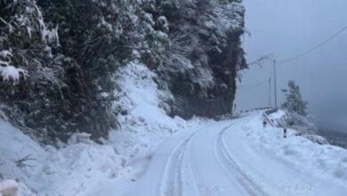 Photo of मसूरी समेत पहाड़ी इलाकों में बर्फबारी, यमुनोत्री हाईवे बंद
