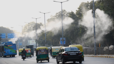 Photo of दिल्ली में सांसों का ‘आपातकाल’: गंभीर श्रेणी में पहुंची फिजा, कई इलाकों में 500 के करीब एक्यूआई