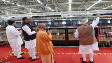 Photo of यूपी के सियासी होर्डिंग में पहली बार योगी के बराबर ब्रजेश पाठक को तरजीह