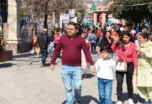 Photo of होली पर नैनीताल में पर्यटकों की भारी भीड़ उमड़ी, पर्यटन स्थल सैलानियों से गुलजार